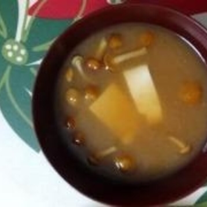 お豆腐のお味噌汁でイソフラボンをとりましょう